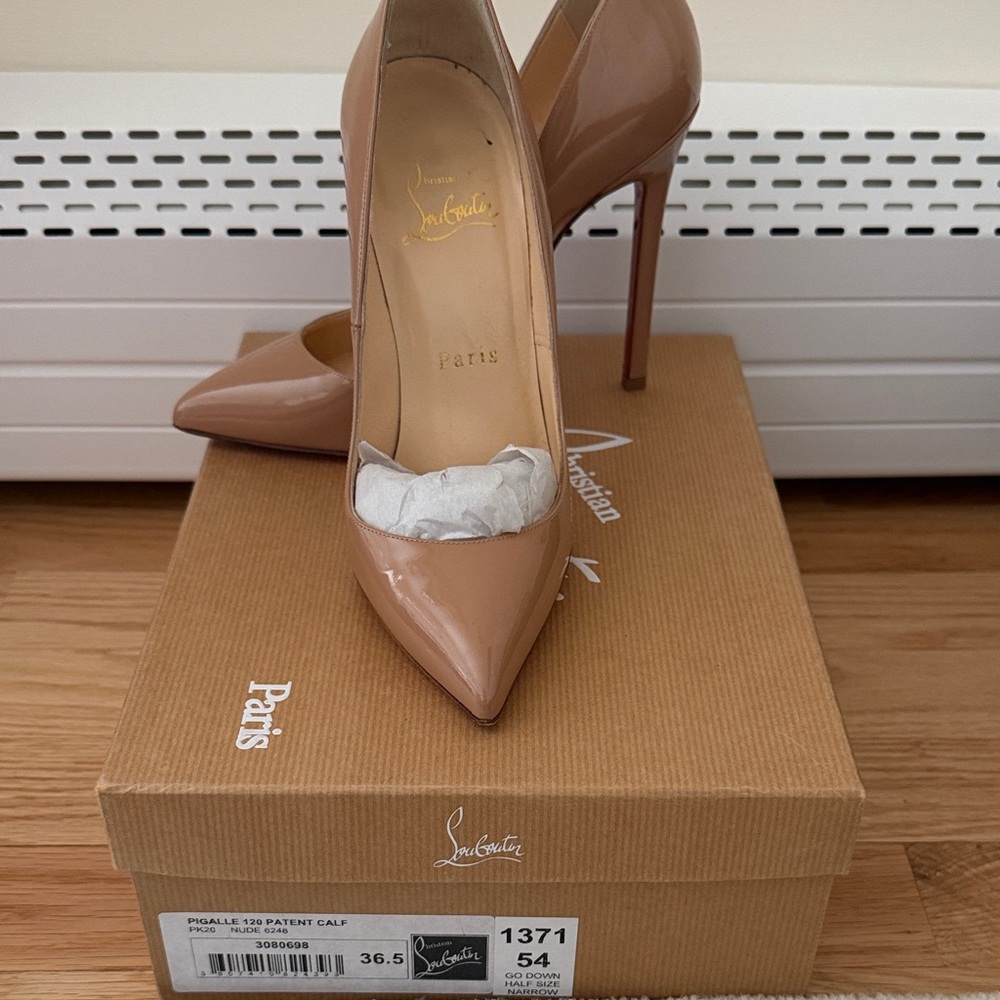 Christian Louboutin Beige Patent Heels